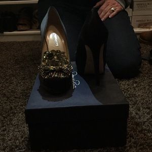 Oscar de la renta Henri satin gold rnd toe pump